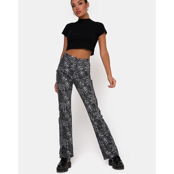 Motel Zoven High Waist Animal Print Flared Leg Trouser Pant Rar Leopard Grey XXS - Picture 3 of 16